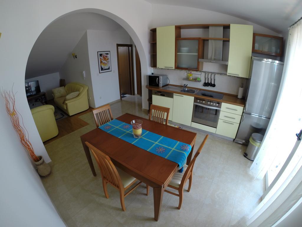 Apartments Romana Slatine Camera foto