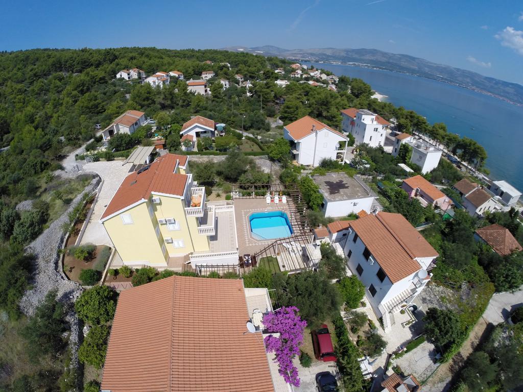 Apartments Romana Slatine Esterno foto