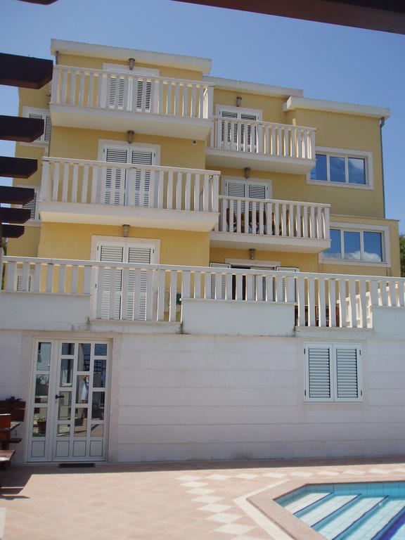 Apartments Romana Slatine Esterno foto