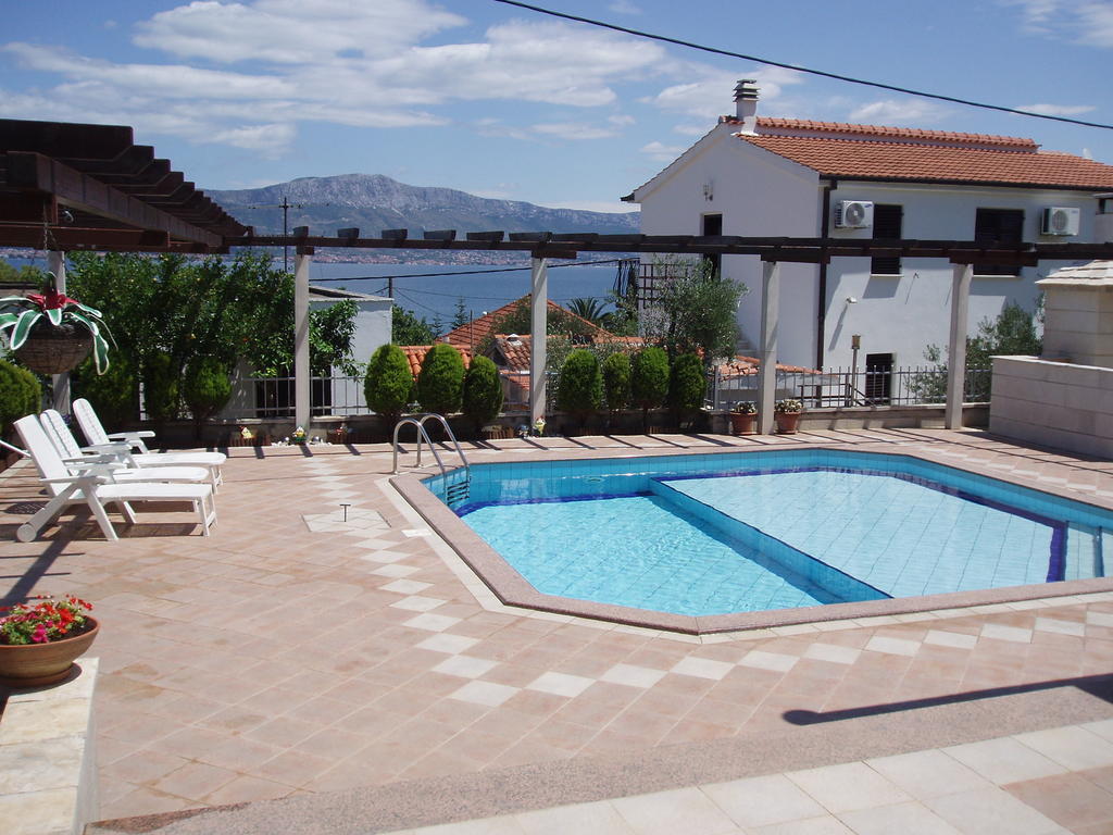 Apartments Romana Slatine Esterno foto