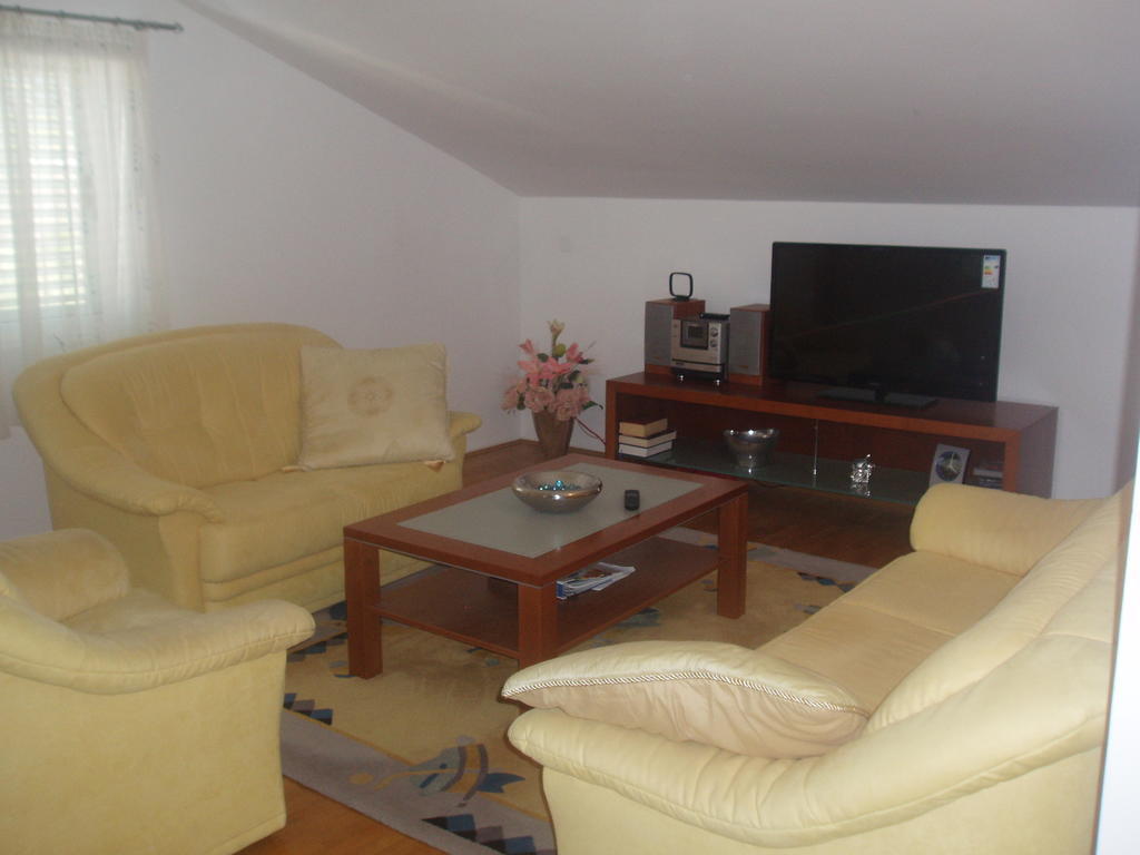 Apartments Romana Slatine Esterno foto